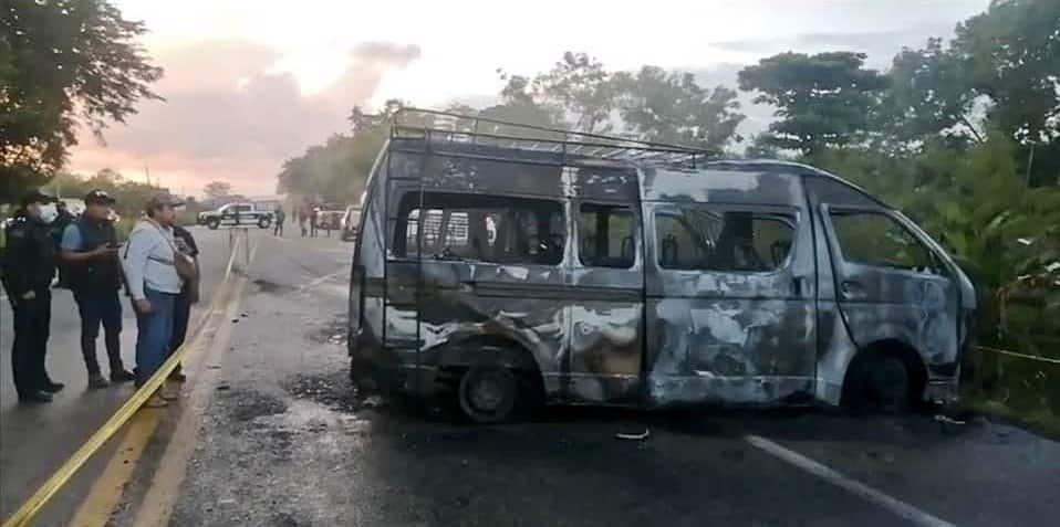 Mueren doce migrantes en accidente carretero