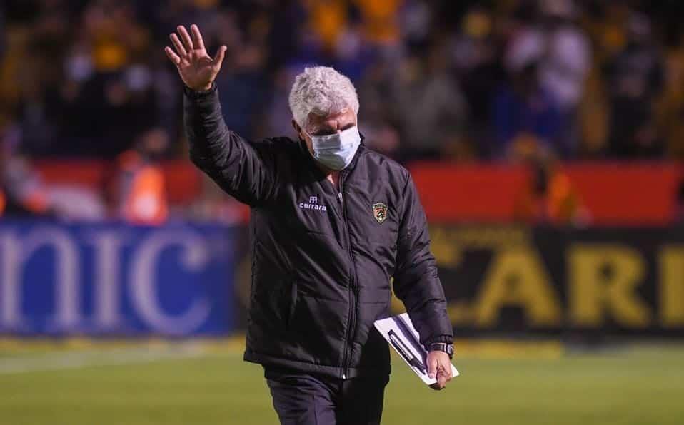 Se disculpan Bravos por entredichos de Ferretti