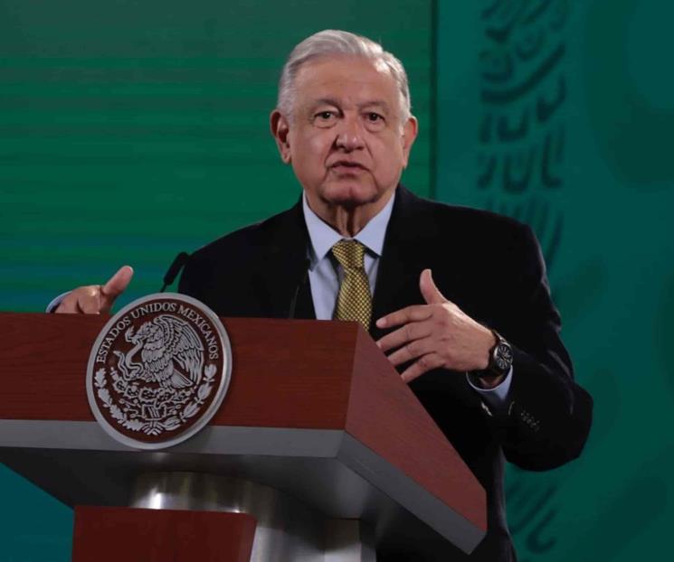 Urge López Obrador resolver desabasto de medicamentos