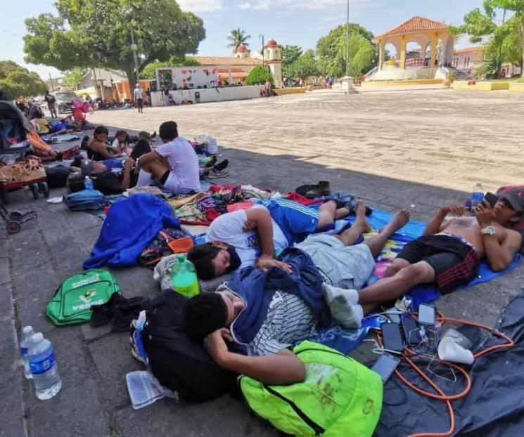Una caravana cansada y enferma avanza por tierras de Oaxaca