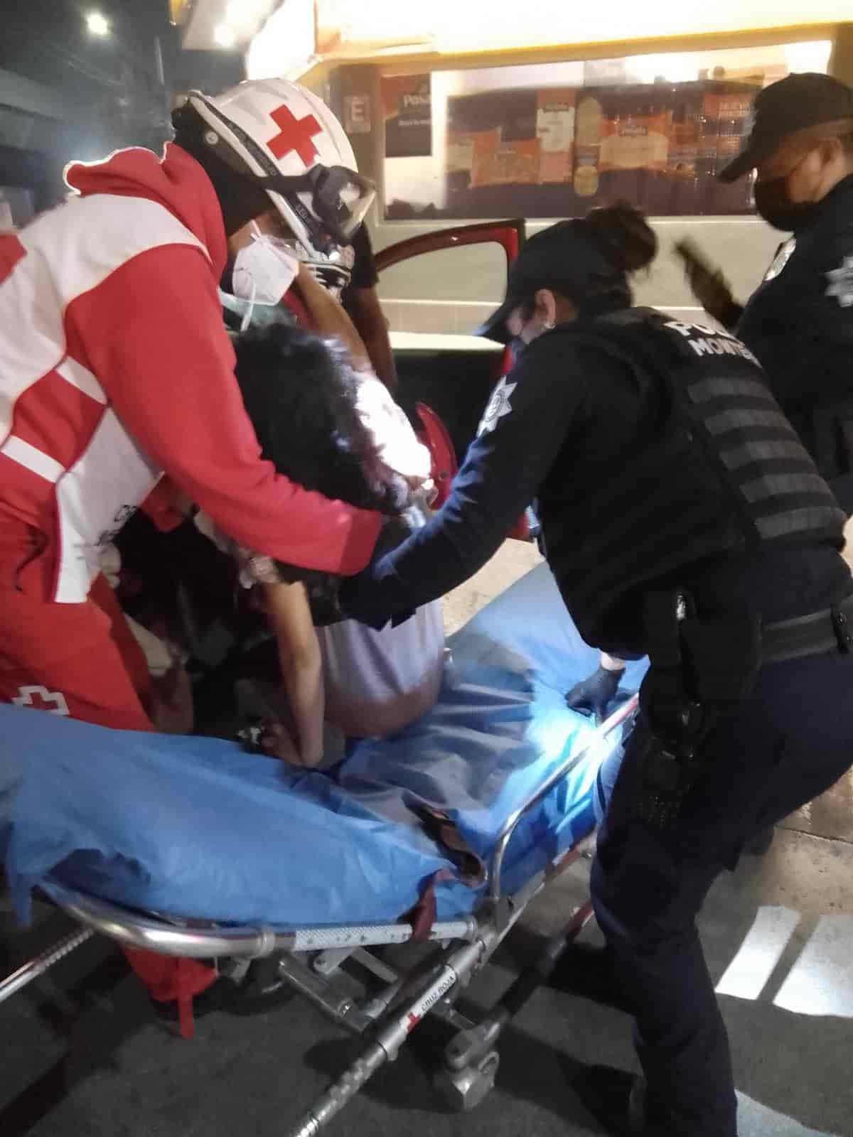 Una oficial de la SSPyV de Monterrey, apoyó en labores de parto a una joven madre de familia