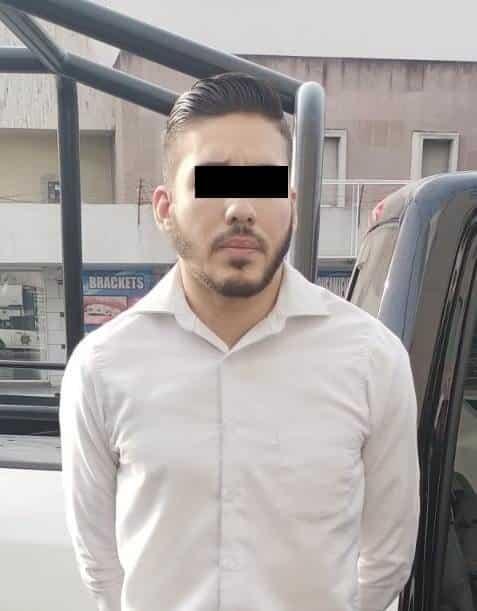 Detienen a joven por robo de celular en Centro de Mty