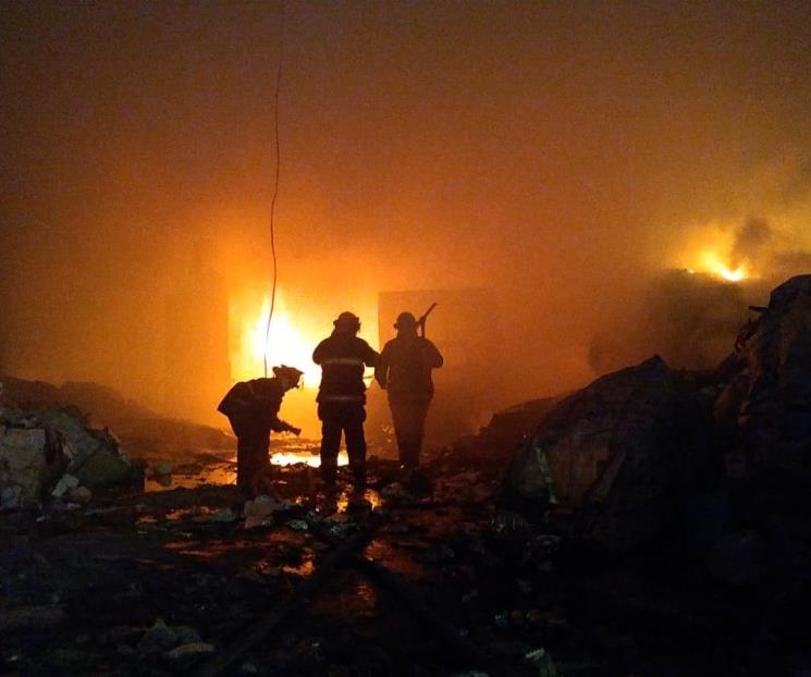 Se incendia recicladora en la Colonia Campestre La Silla
