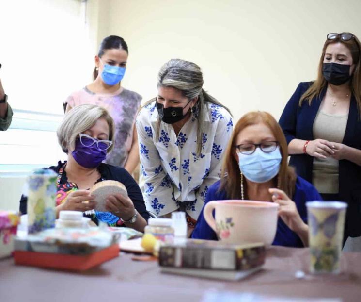 Van por transformación de centros comunitarios