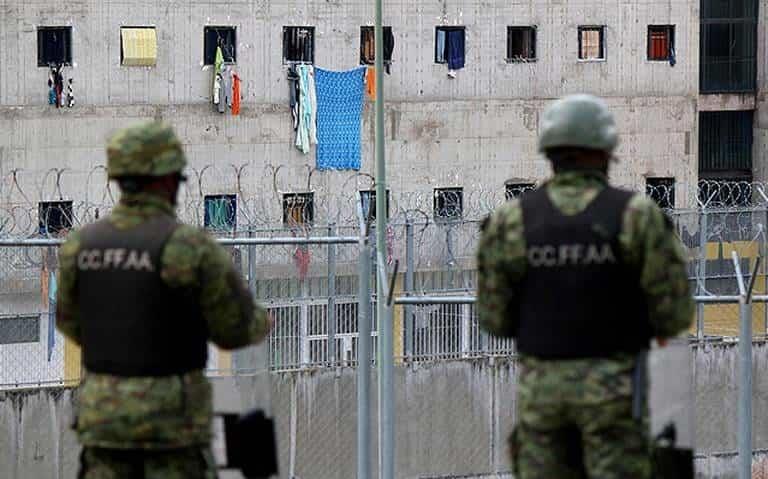 Lasso ordena la militarización del sistema carcelario
