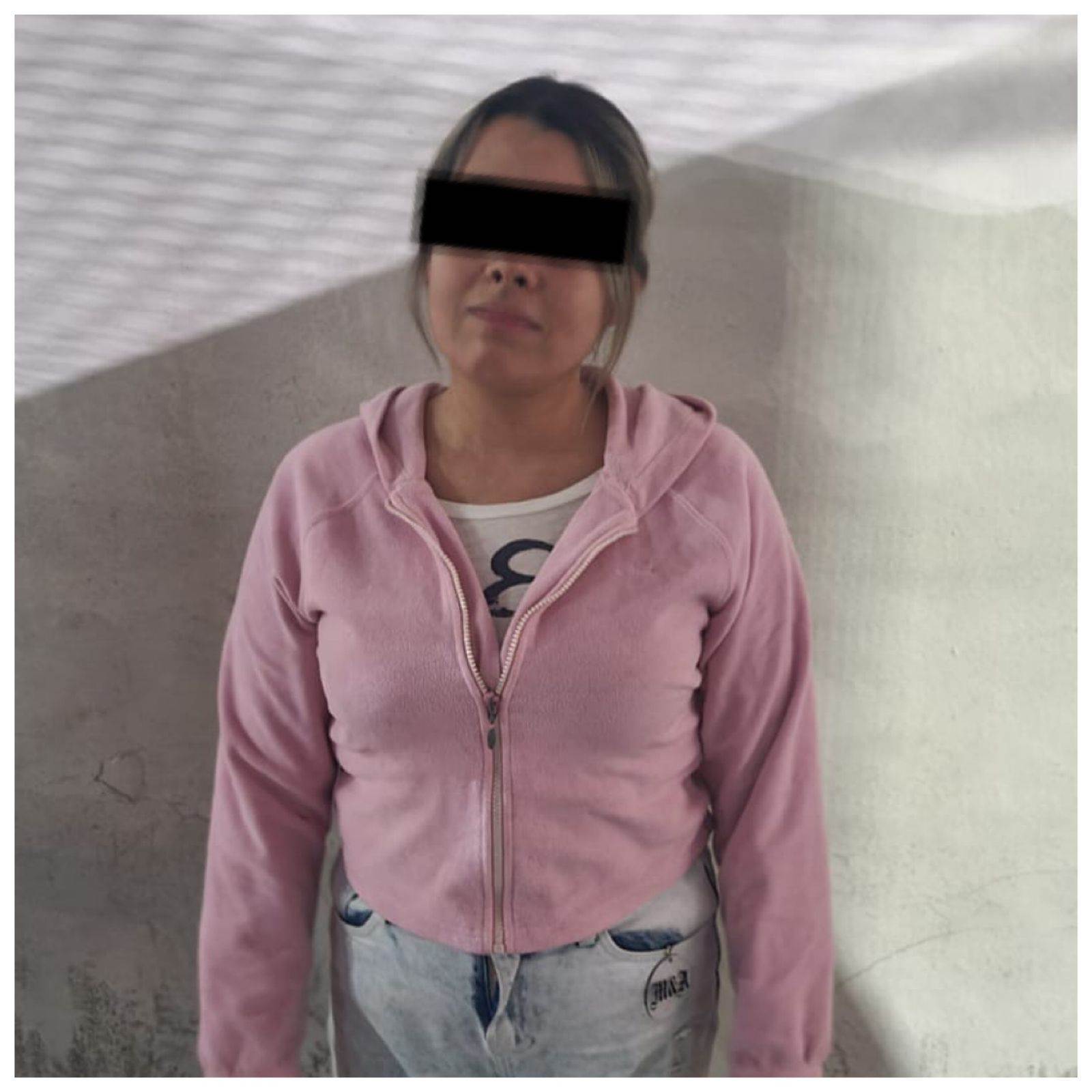 Una pareja de presuntos narcomenudistas fue arrestada al encontrarles droga