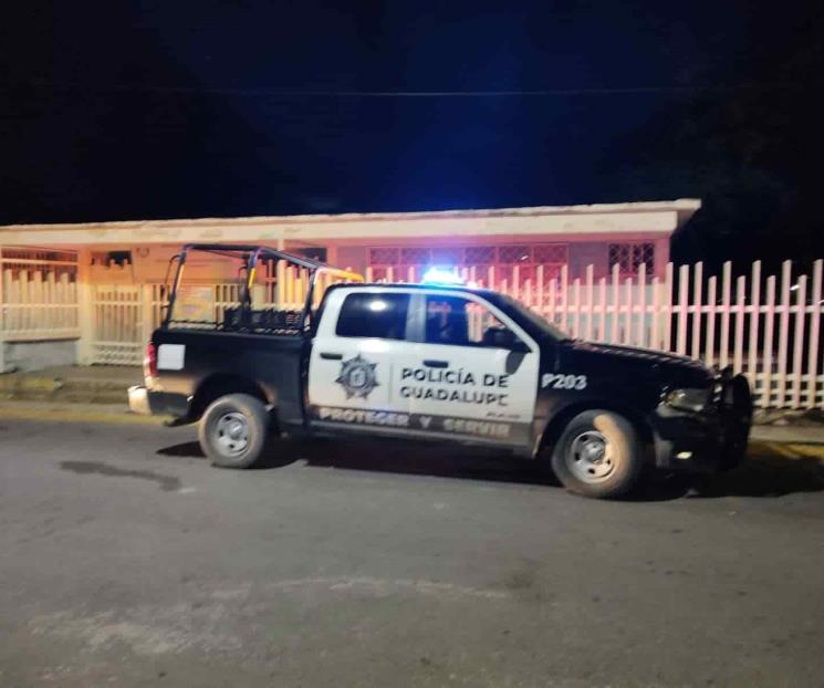 Roba en escuela y lo detienen Roba en escuela y lo detienen