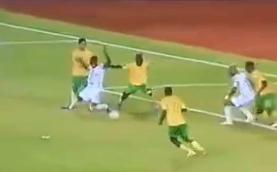 Sudáfrica se queja con la FIFA
