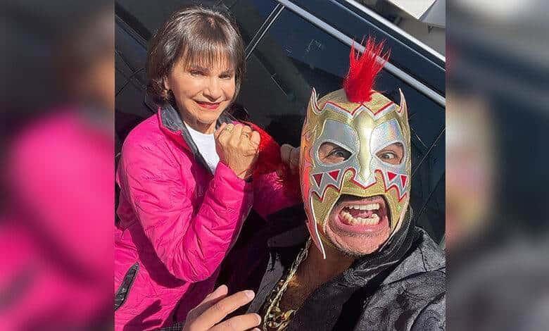 El Escorpión Dorado se lleva a pasear a Pati Chapoy