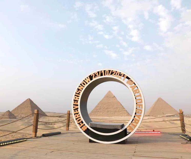 Llega arte contemporáneo a pirámides de Giza Llega arte contemporáneo a pirámides de Giza