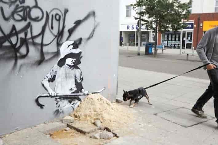 Retiran un muro con obra de Banksy Retiran un muro con obra de Banksy