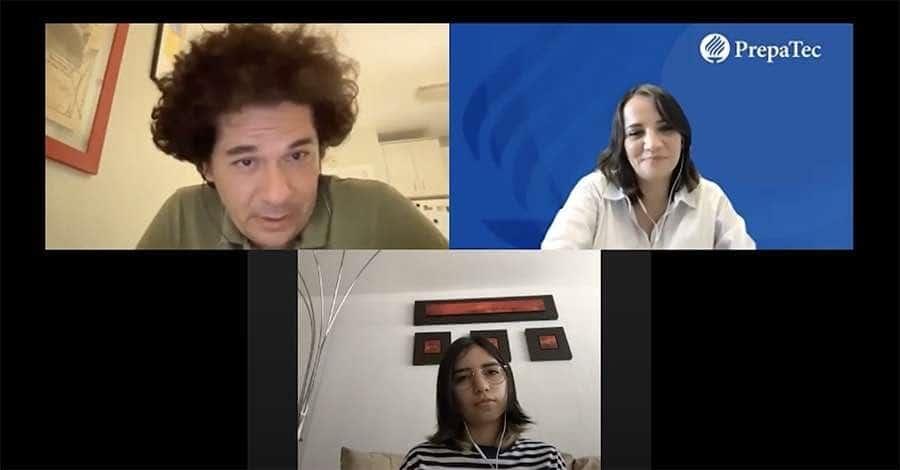 Autor mexicano da tips a jóvenes de PrepaTec Qro