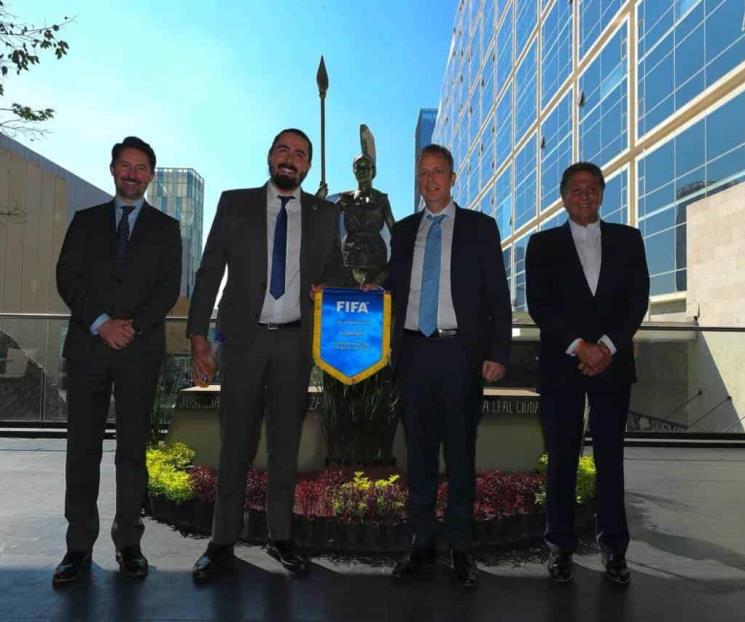 Realiza FIFA visita al Akron