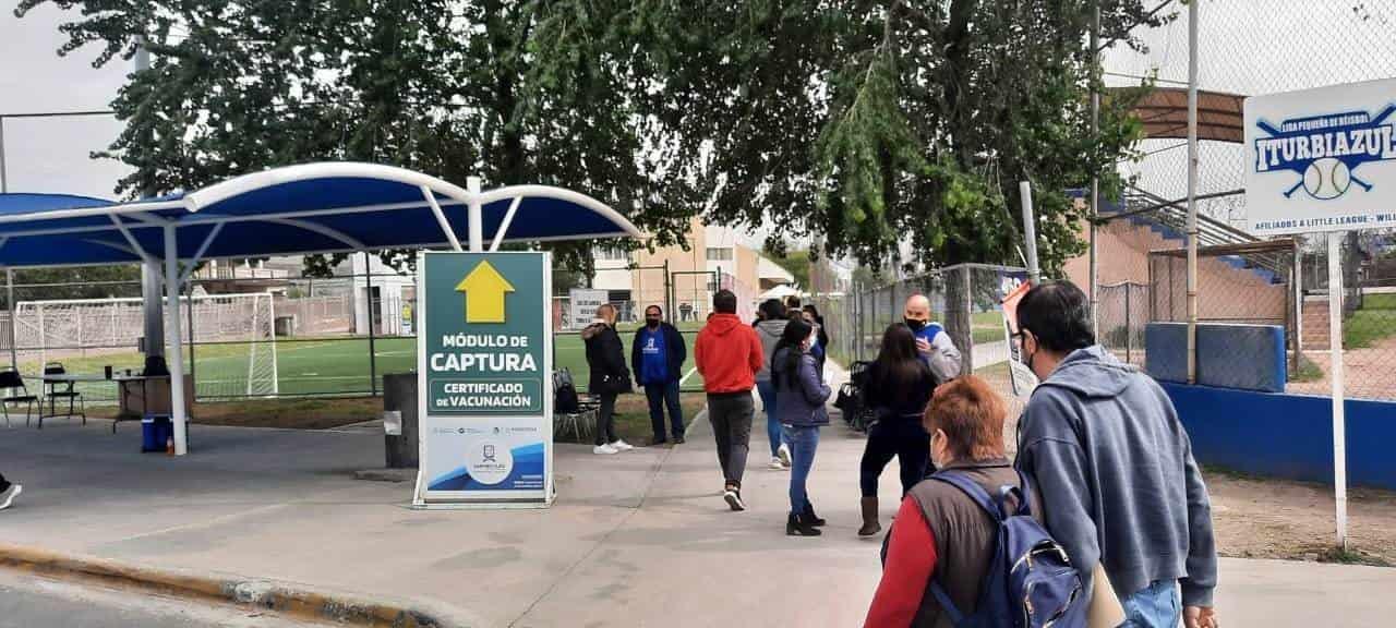 Instalan módulos para obtener el certificado de vacunación