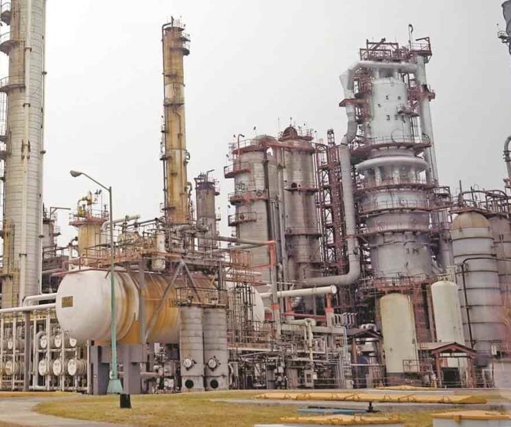 Aseguran no contamina tanto la Refinería de Cadereyta Aseguran no contamina tanto la Refinería de Cadereyta