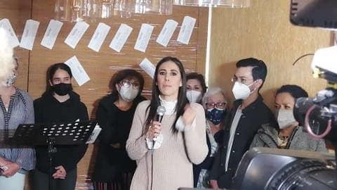 Familiares de Rosario Robles realizan jornada de resistencia