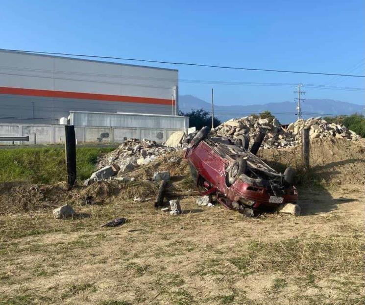 Vuelca en la Carretera Nacional