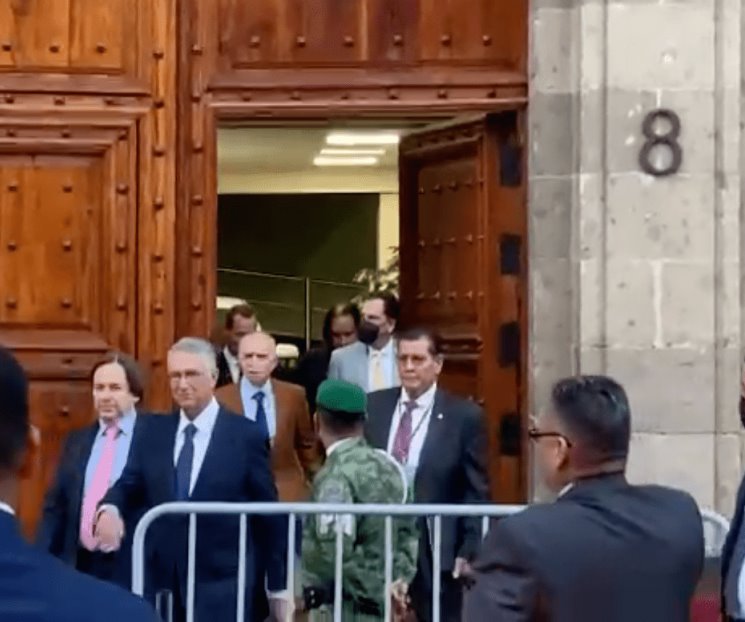 AMLO come en PN con Salinas, Larrea y otros empresarios