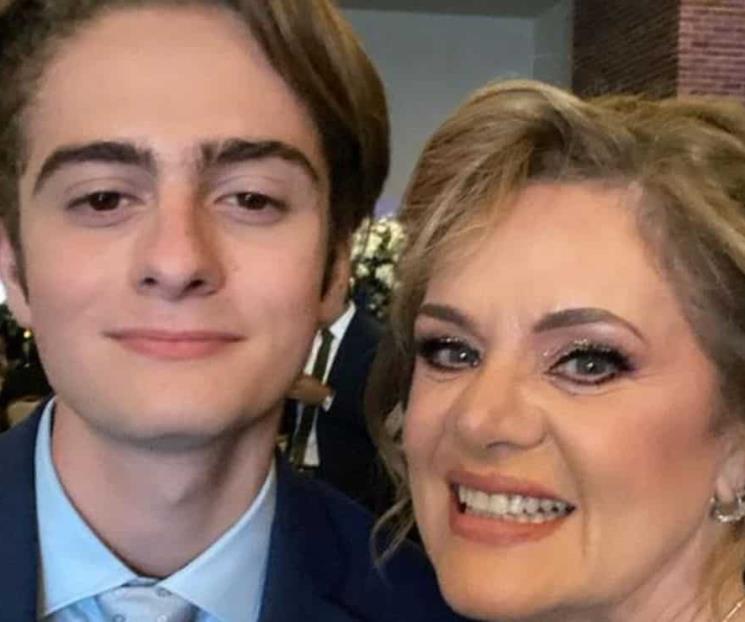Hijo de Érika Buenfil, festeja a su mamá Hijo de Érika Buenfil, festeja a su mamá