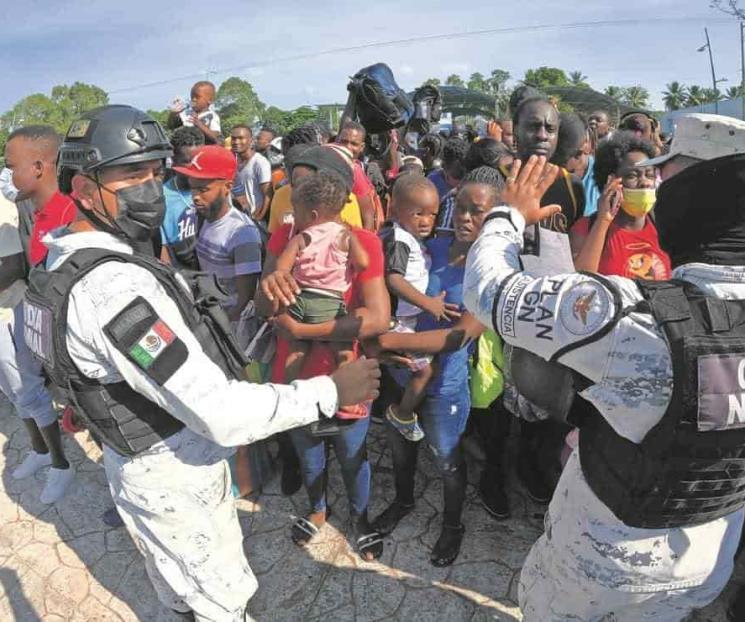 Suspenden atención a migrantes por desorden de haitianos