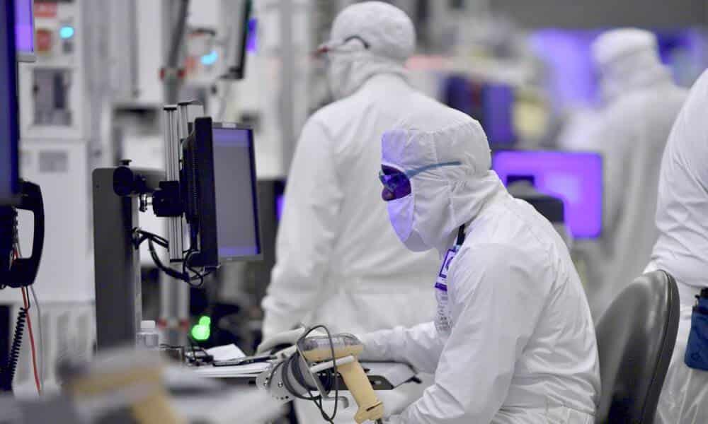 La CE dispuesta a rebajar sus normas de competencia
