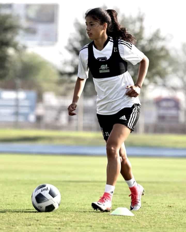 Continúan felinas preparándose para amistoso