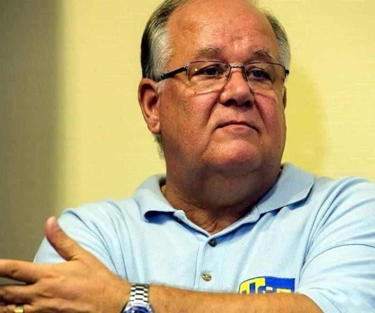 Tras acusaciones, entrenador de natación dimite