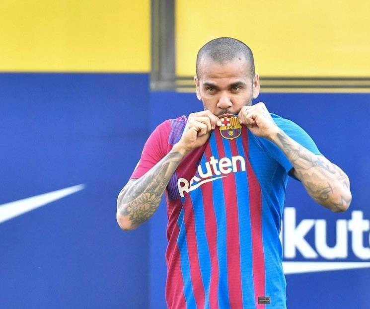 Dani Alves alaba al Canelo Álvarez