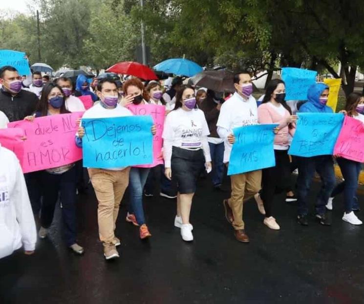 Realizan marcha contra la violencia femenina en SN