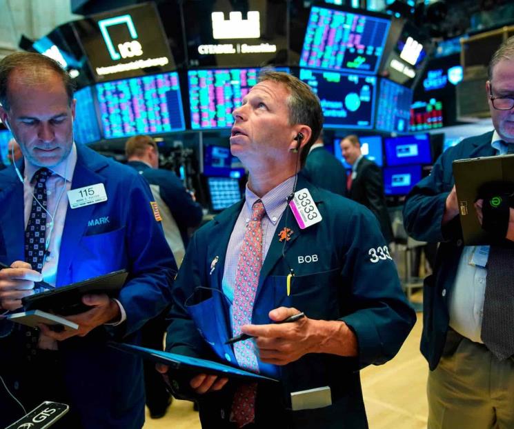 Omicron desata Viernes Negro; dólar se dispara