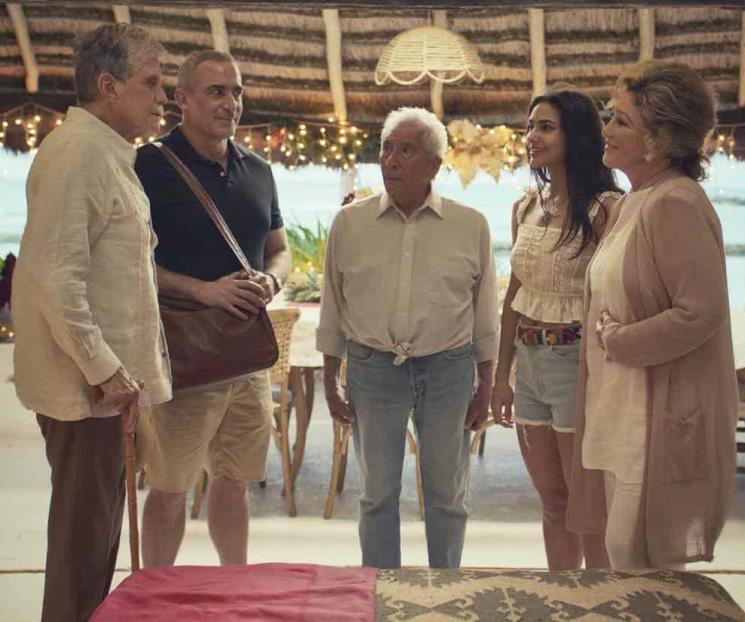 Héctor Bonilla y Angélica María llegan a Netflix en Navidad Héctor Bonilla y Angélica María llegan a Netflix en Navidad