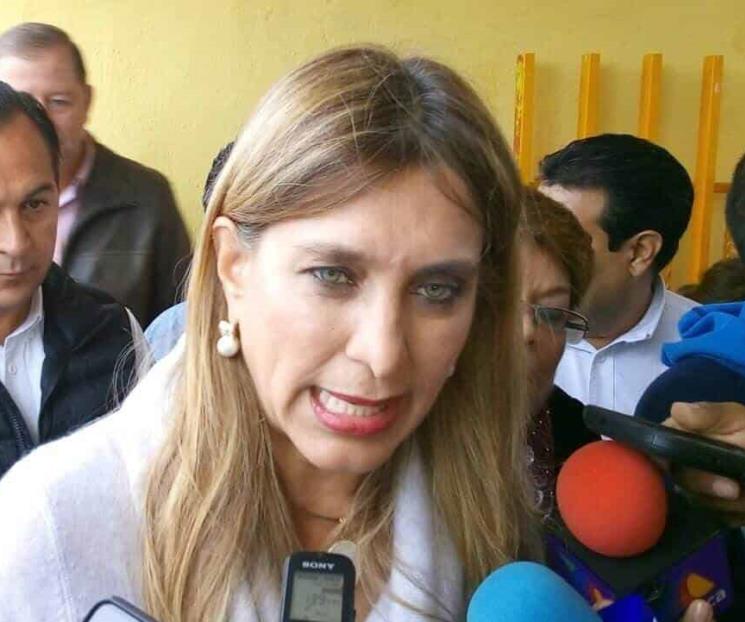 Se deslinda Maki Ortiz de hermanos Carmona