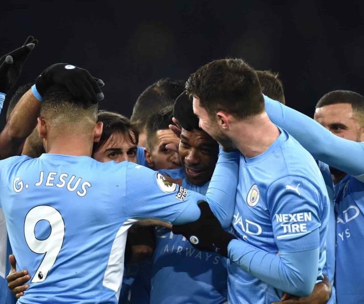 Gana City y no pierde paso del Chelsea
