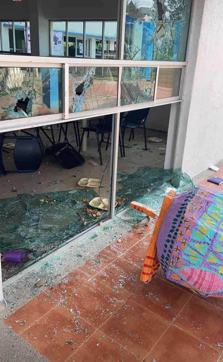 Desatan jóvenes pelea en DIF Capullos Desatan jóvenes pelea en DIF Capullos
