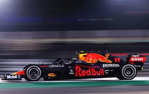 Ansioso Checo de Arabia Saudita y Abu Dhabi