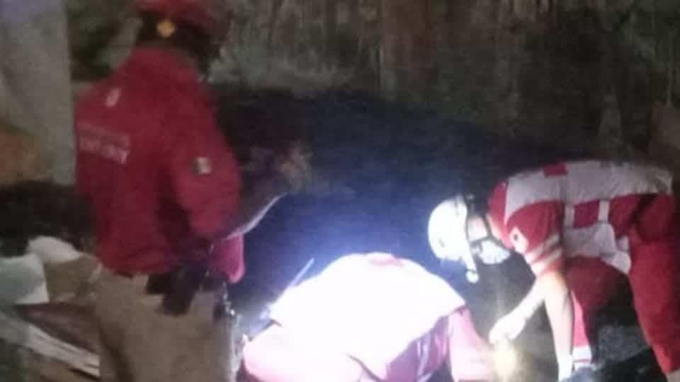 Cae a canalón y pierde la vida Cae a canalón y pierde la vida