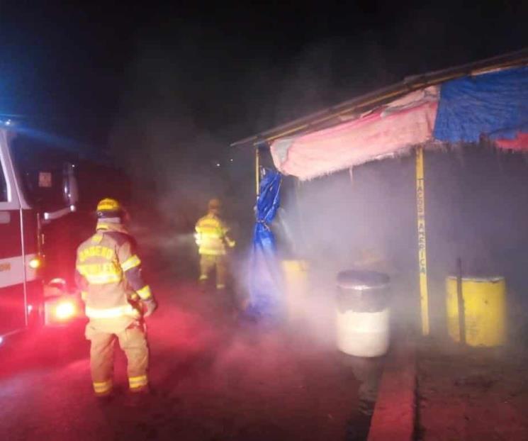 Se incendia taquería en la Col. Obrera