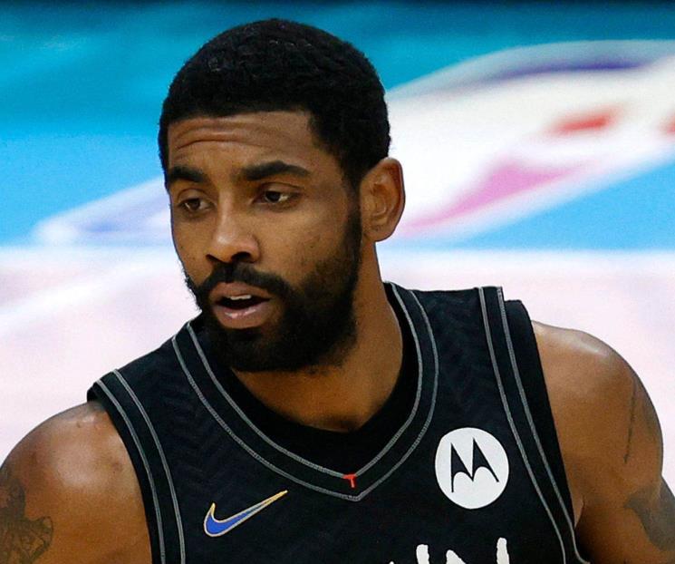 Sigue Irving sin vacunarse; solo jugaría en NBA