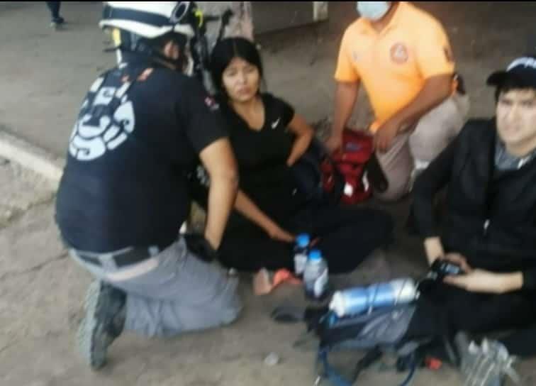 Sufre excursionista heridas al caer a pozo