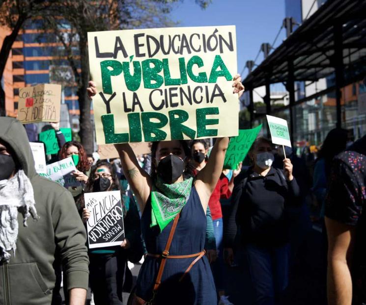 Marchan al Conacyt para defender al CIDE