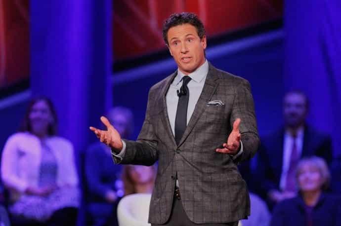 Suspenden a presentador de televisión