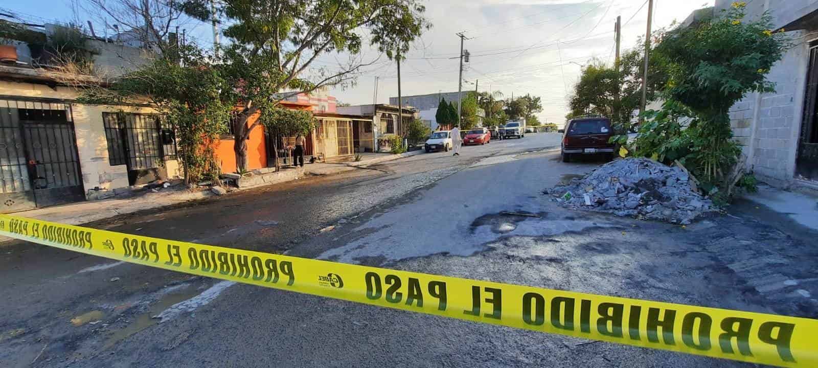 El cadáver de una persona, fue localizado al interior de un domicilio calcinado y atado de pies y manos