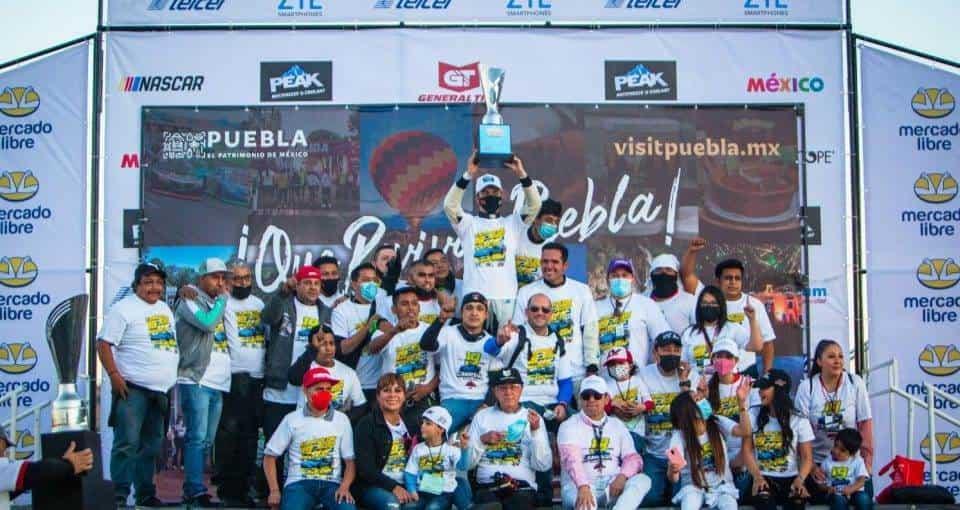 Se corona Noel León en Nascar México