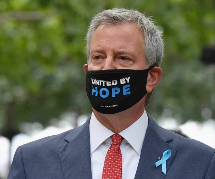 Nueva York obliga a empleados del sector privado a vacunarse