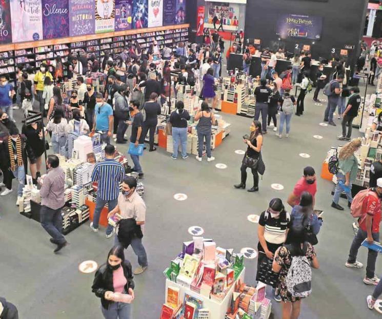 La FIL: híbrida, con lectores de regreso y muy crítica