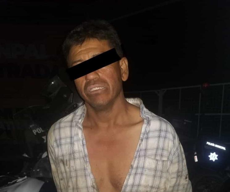 Roba mezcladora de concreto; cae