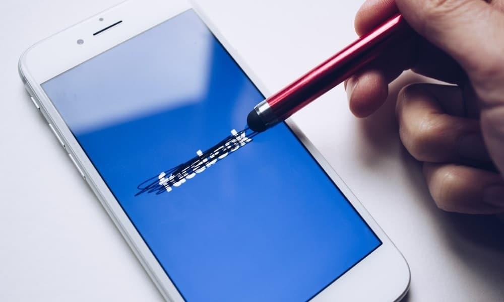 Facebook permitió anuncios con mensajes antivacunas