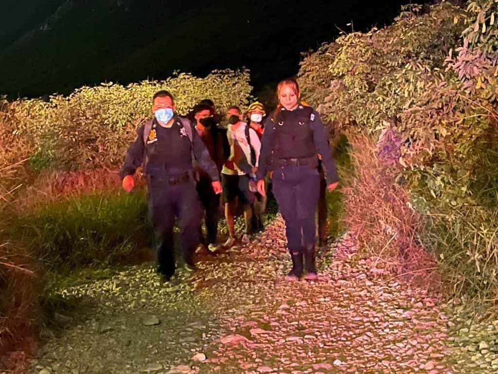 Tres jóvenes que subieron desde la mañana del lunes al cerro del Topo Chico, fueron rescatados