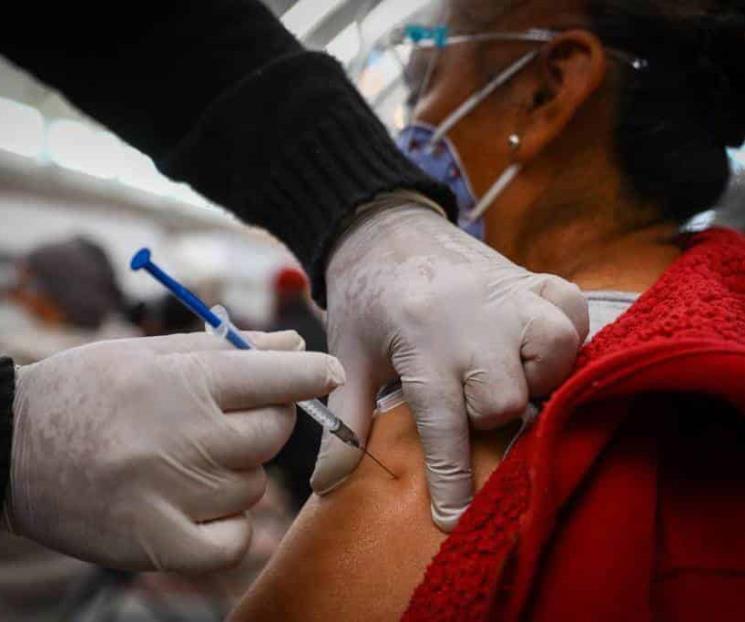 Anuncian tercera dosis para adultos mayores en Tlalpan