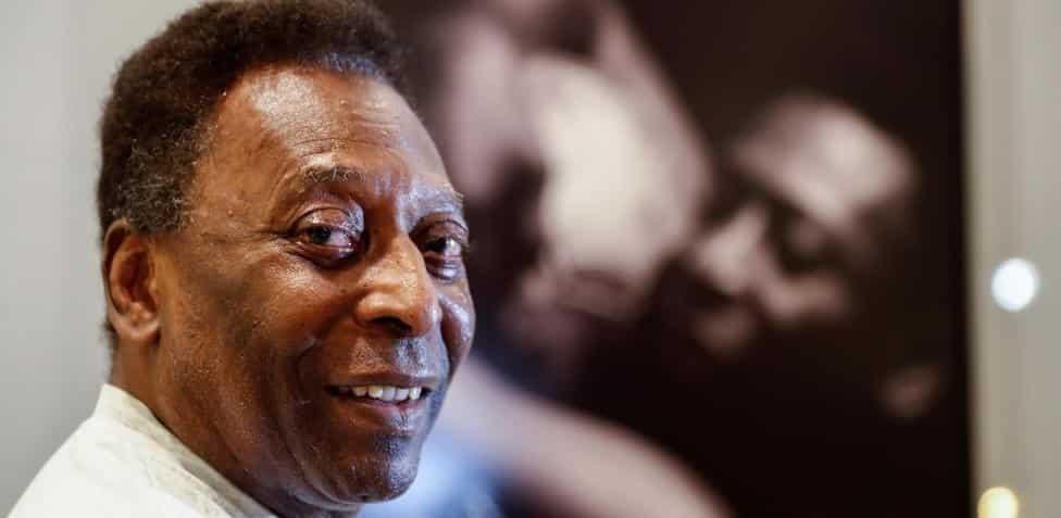 Pelé, de nuevo al hospital
